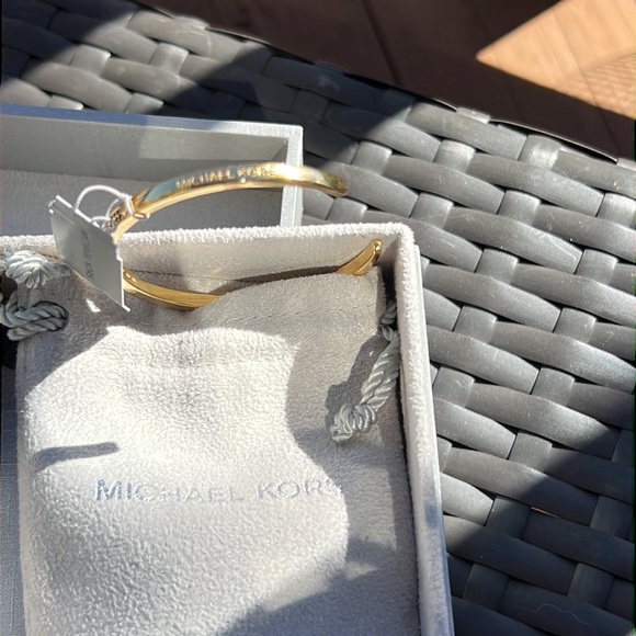 Michael Kors MK Logo Gold Stainless Steel Cuff Bracelet black Crystals + Box - Picture 7 of 7